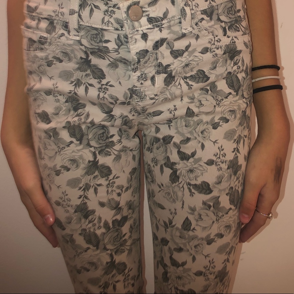 J bone floral jeans size 26!